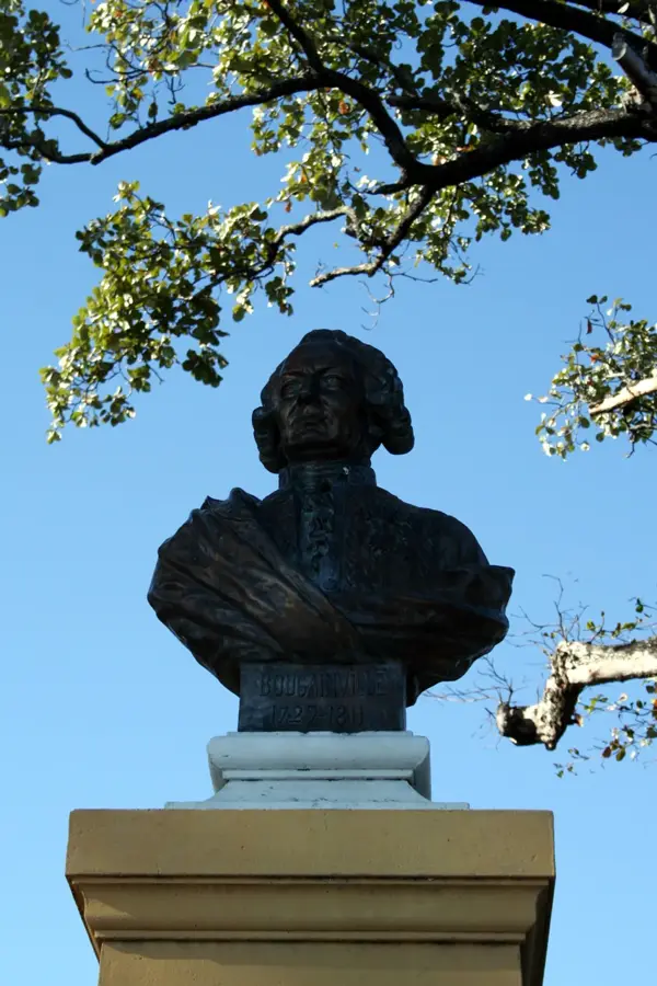 War Memorial Papeete — Vaima Center (French Polynesia)