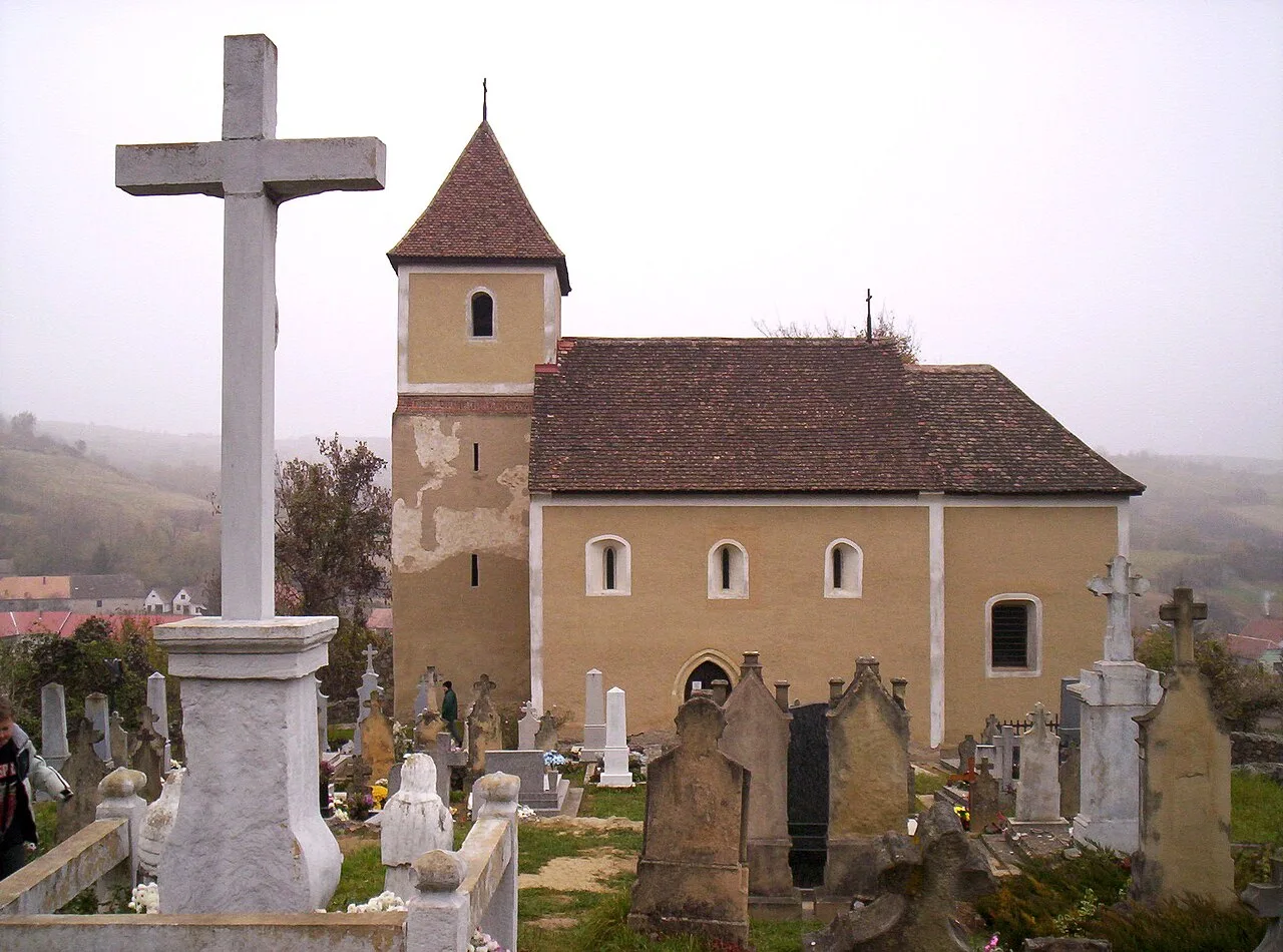 Árpád-Zeit Kirche Mecseknádasd — Kozármisleny (Ungarn)