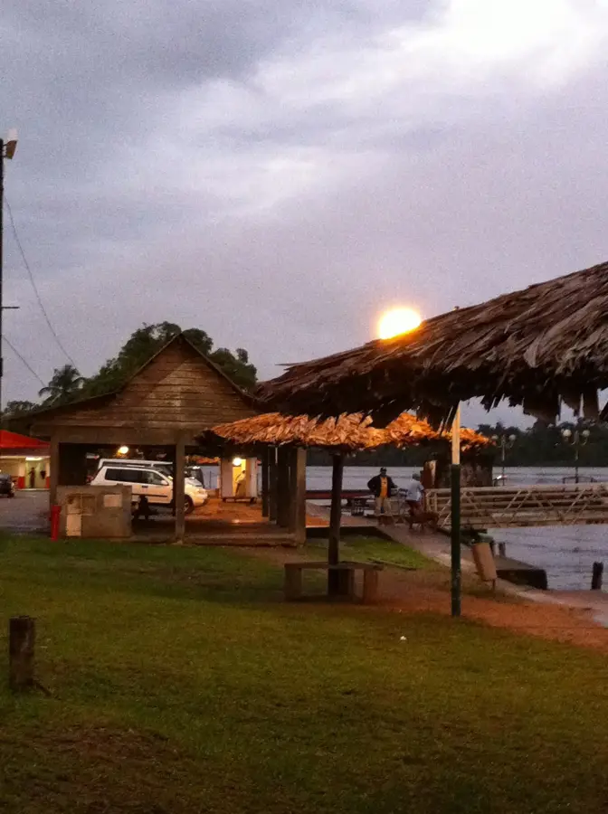 Saint-Georges Folyami Kikötő — Oyapock híd (Francia Guyana)