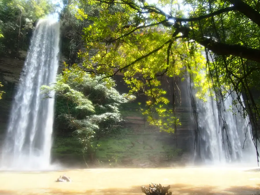 Cascada Boti