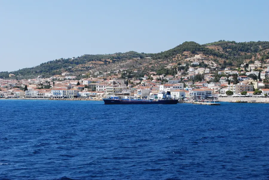 Spetses — Anavyssos (Grecia)