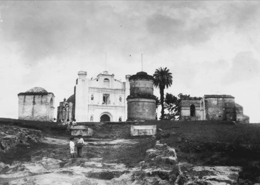 Fabrica de ciment Guatemala — Paseo Cayalá (Guatemala)