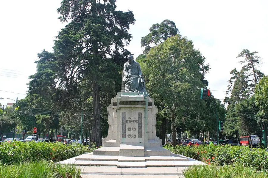 Gradina Botanica USAC — Monumentul lui Cristofor Columb (Guatemala)