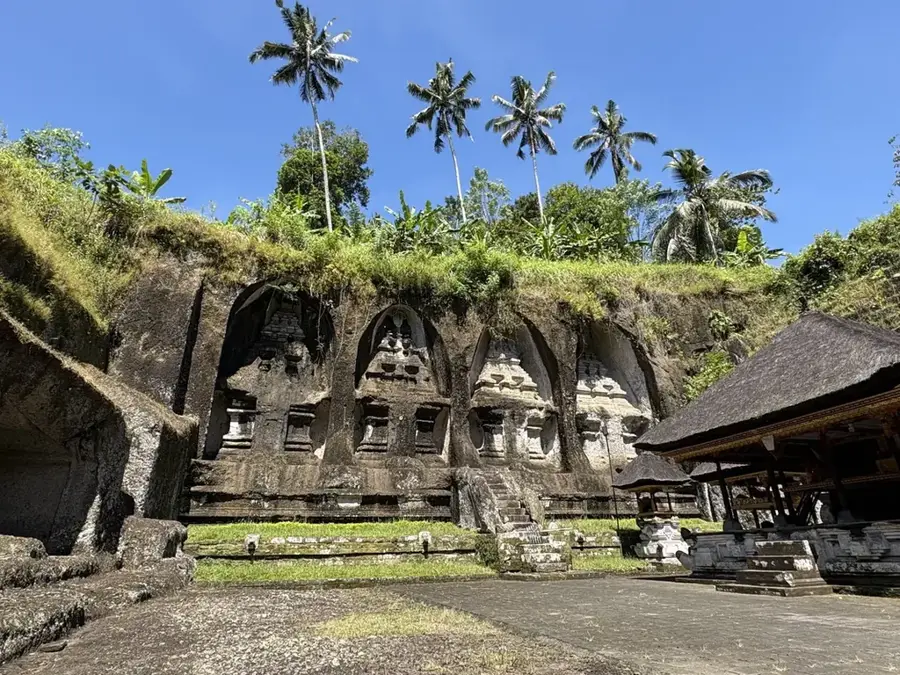 Templul Gunung Kawi — Insula Komodo (Indonezia)