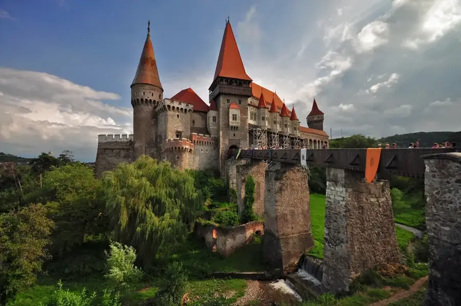 Castelul Corvinilor – loc istoric