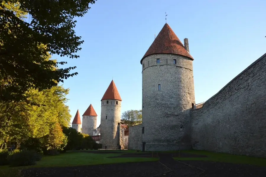 Tallinn City Wall — Matsalu National Park (Estonia)