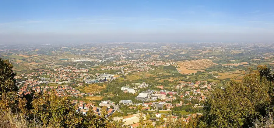 Biserica San Francesco — Pasul Vrăjitoarelor (San Marino)