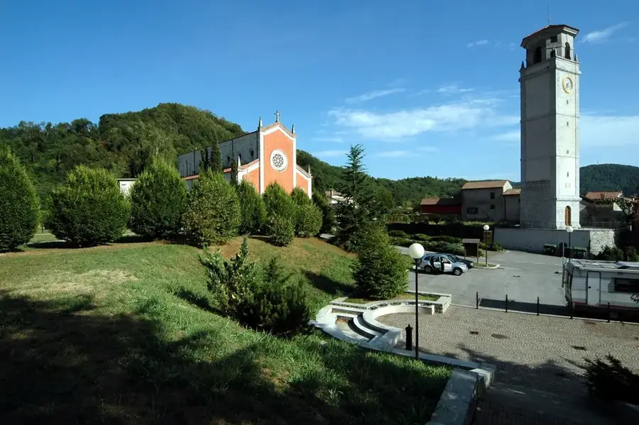 Biserica San Quirino — Pasul Vrăjitoarelor (San Marino)