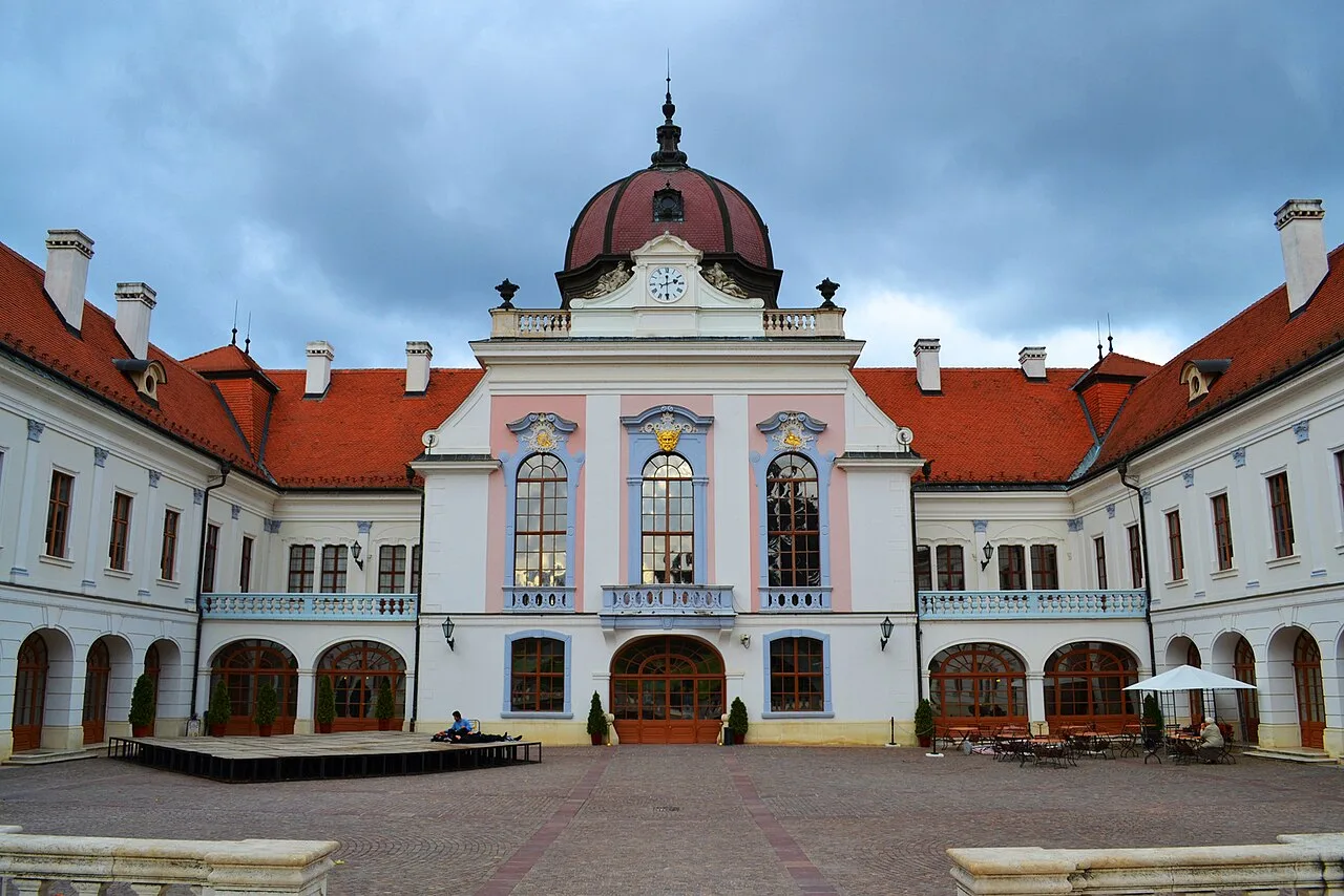 Schloss Gödöllő — Monorierdő (Ungarn)
