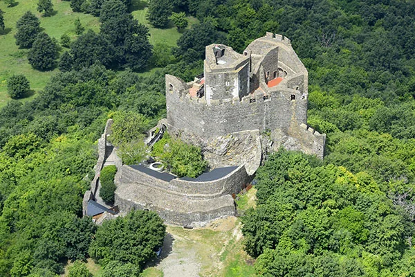 Cetatea Hollókő — Ipoly (Ungaria)
