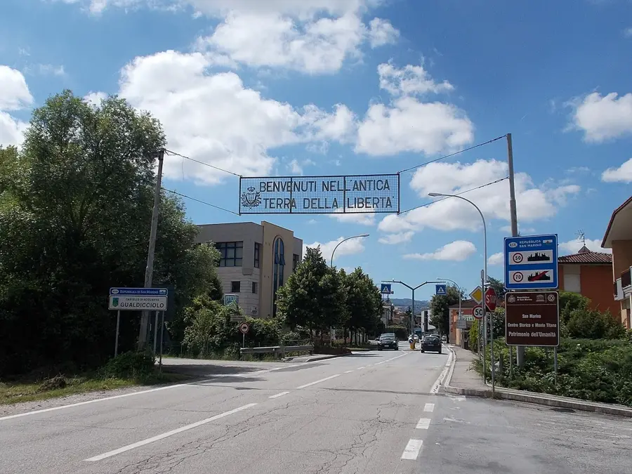 Egészség Szűzanyja kegyhely — La Serra (San Marino)