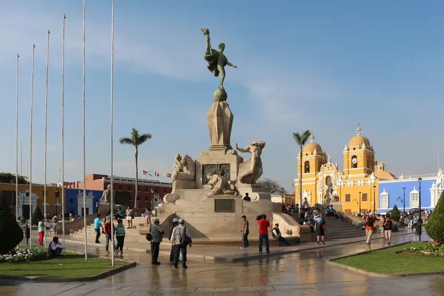 Trujillo Colonial Center — Guaimoreto Lagoon (Honduras)
