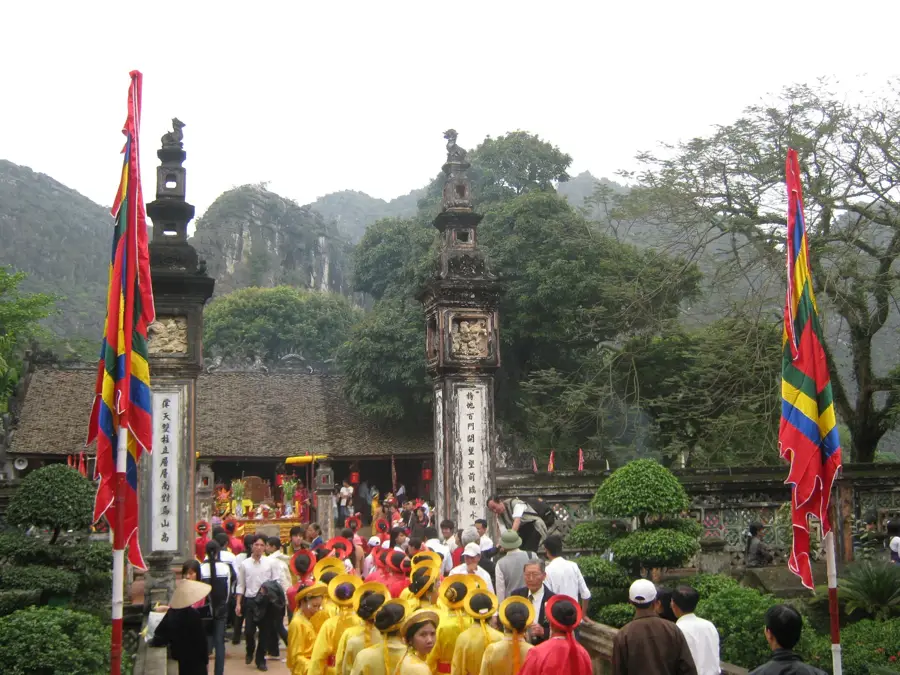 Vechea Capitală Hoa Lư — Phủ Lý (Vietnam)