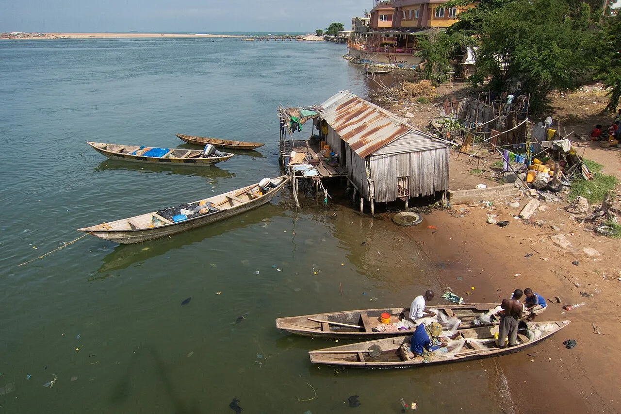 Primăria din Cotonou — Podul Cinquantenaire (Benin)