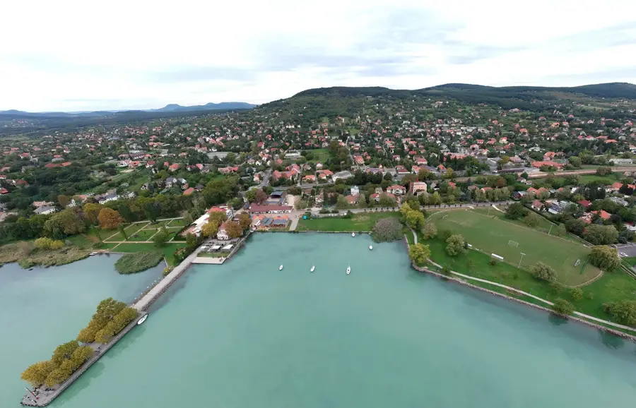 Révfülöp – city