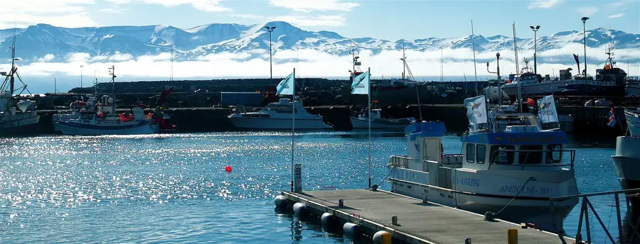 Hidrocentrala Blöndustöð — Catedrala din Hólar (Islanda)