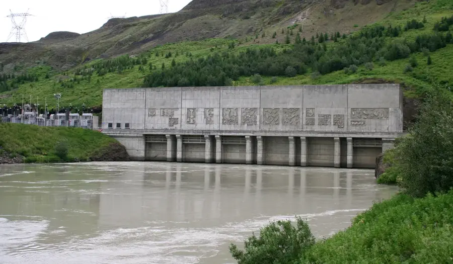 Centrala hidroelectrică Búrfell — Gullfoss (Islanda)