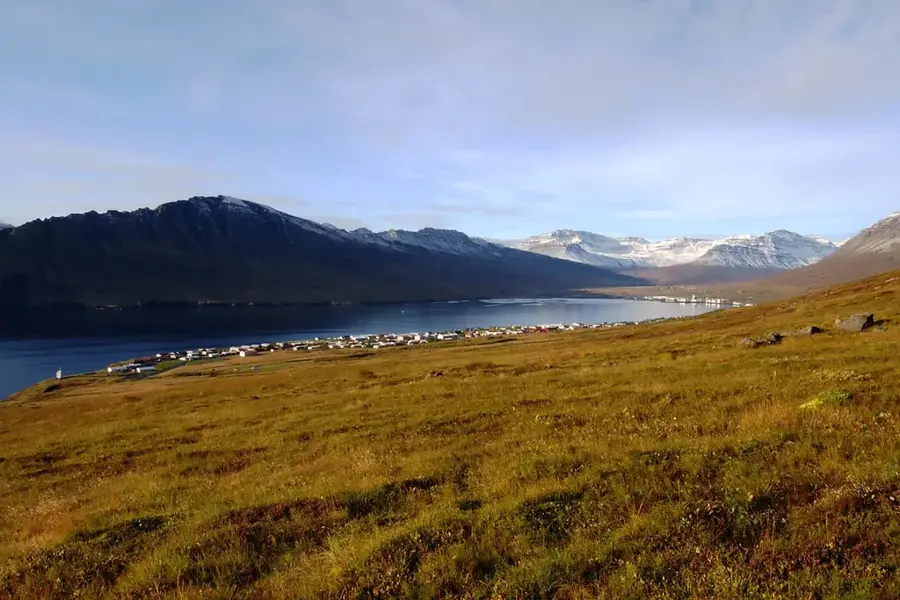 Portul Neskaupstaður — Fáskrúðsfjörður (Islanda)