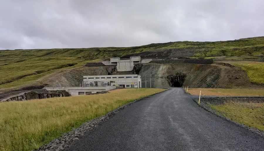Centrala hidroelectrică Sultartangi — Landmannalaugar (Islanda)