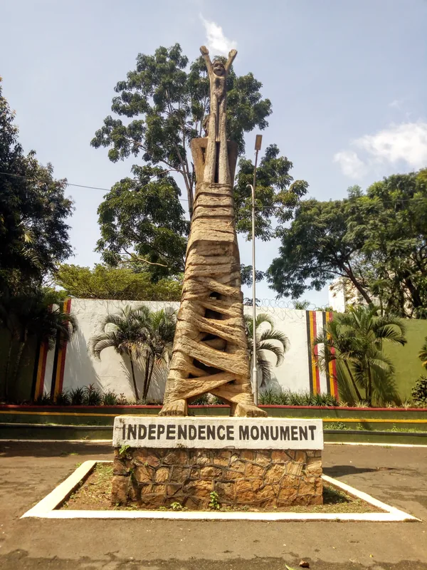 Unabhängigkeitsdenkmal Kampala — Wamala-Gräber (Uganda)