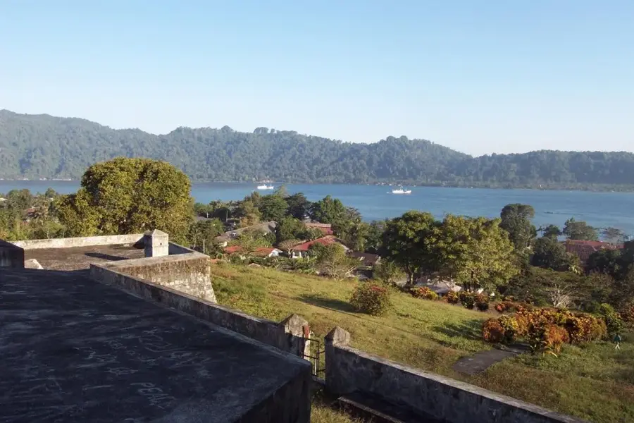 Insulele Banda — Ternate (Indonezia)