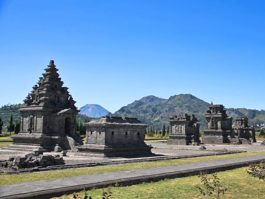 Dieng-fennsík — Merapi vulkán (Indonézia)