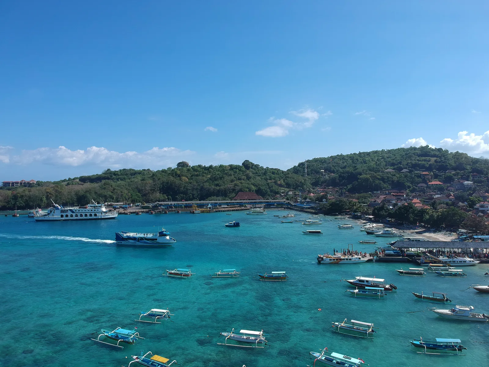 Padangbai — Mataram (Indonézia)