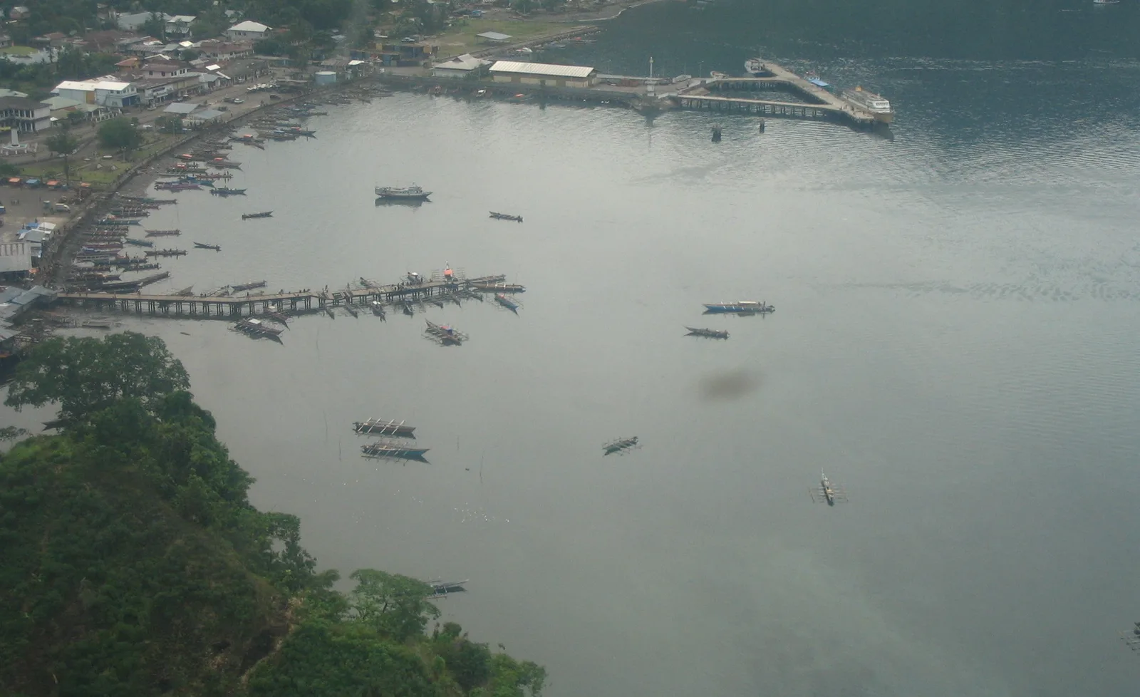 Serui Kota — Sentani-tó (Indonézia)