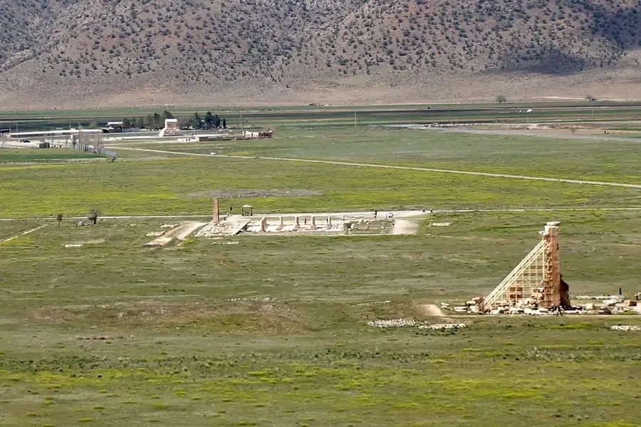 Pasargadae — Gonbad-e Qabus Tower (Iran)