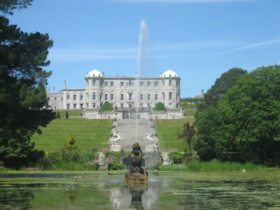 Domeniul Powerscourt — Trinity College (Irlanda)