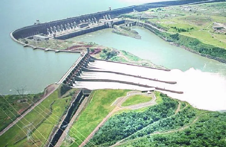 Itaipu-Staudamm — Drahtoper (Brasilien)
