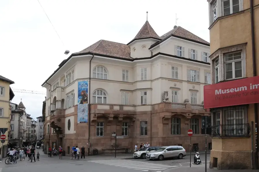 Südtiroler Archäologiemuseum — Etsch (Italien)