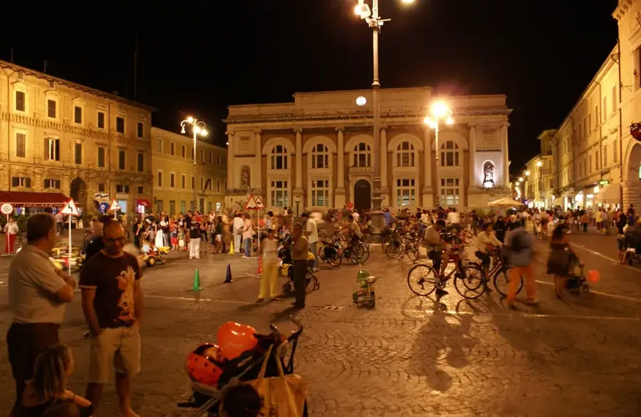 Pesaro — Etsch (Italien)