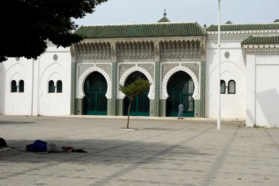 Dakar Botanical Garden — BCEAO Tower (Senegal)