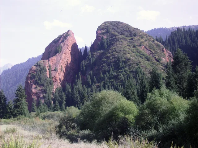 Jeti-Ögüz Rocks