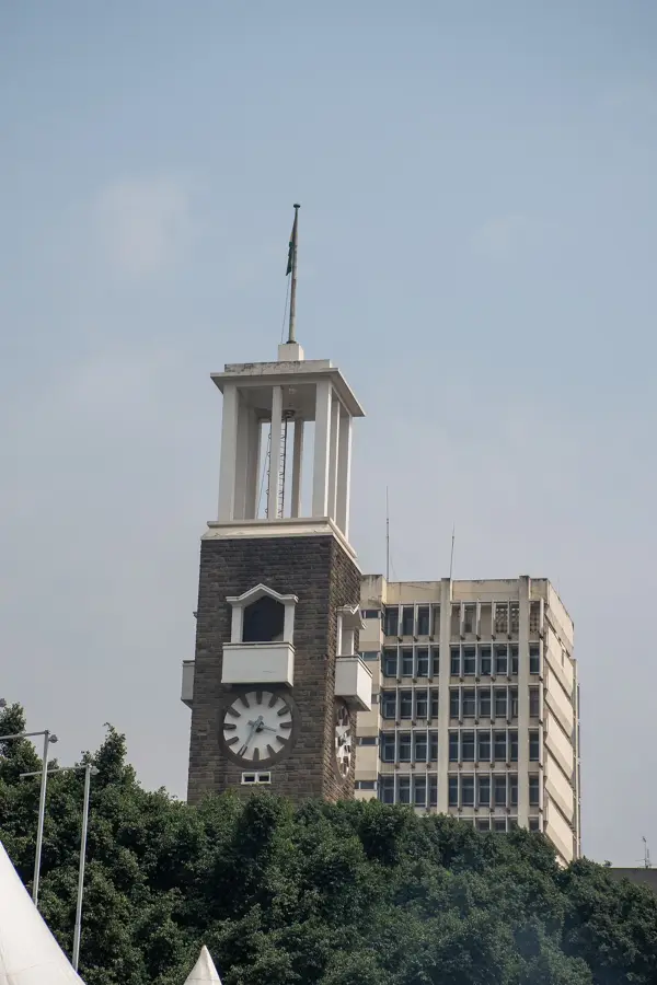 Kenyatta International Convention Centre — Tom-Mboya-Monument (Kenia)
