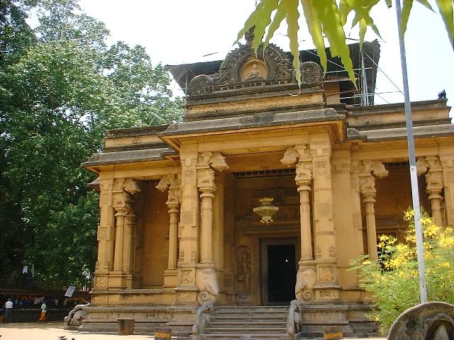 Kelaniya Raja Maha Vihara — Lacul Beira (Sri Lanka)