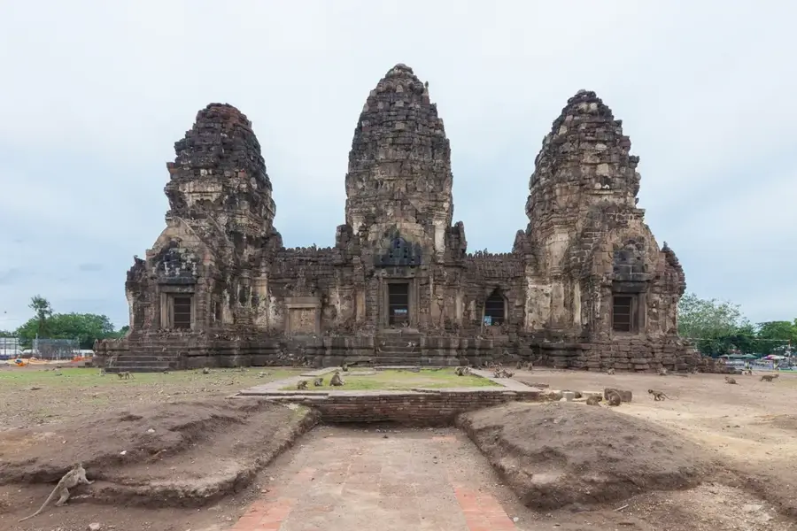 Phra Prang Sam Yot