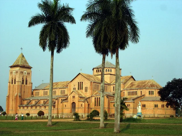Kathedrale von Kisantu — Mbanza-Ngungu (Kongo-Kinshasa)