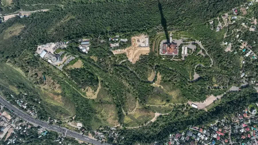 Kök-Töbe — Unabhängigkeitsdenkmal (Kasachstan)