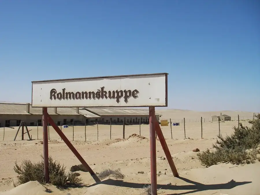 Kolmanskop Ghost Town — Aus (Namibia)