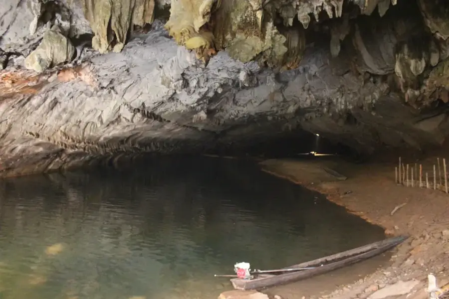 Kong Lor Höhle