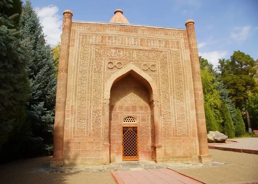 Mausoleul Manas-Ata — Talas (Kârgâzstan)