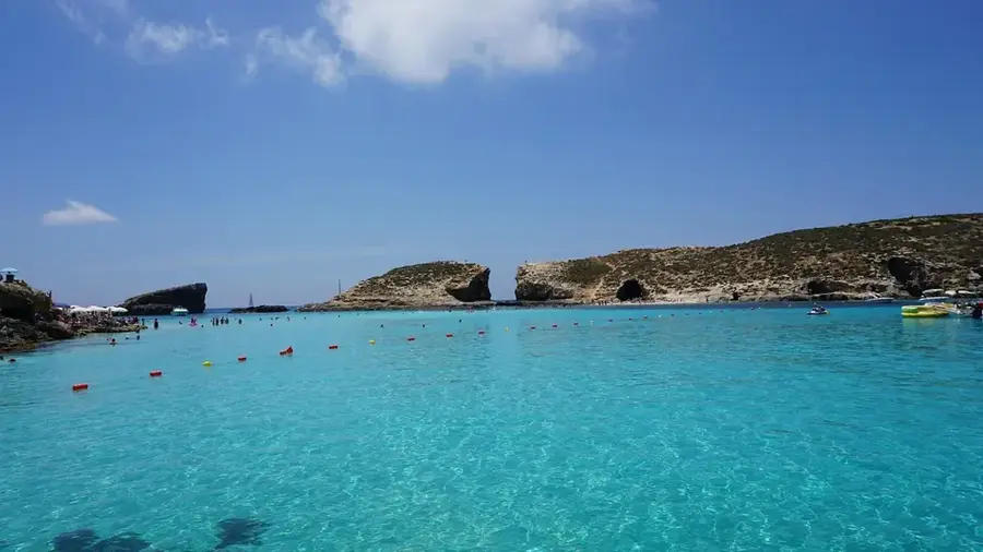 Laguna Albastră (Comino) — Insula Cominotto (Malta)