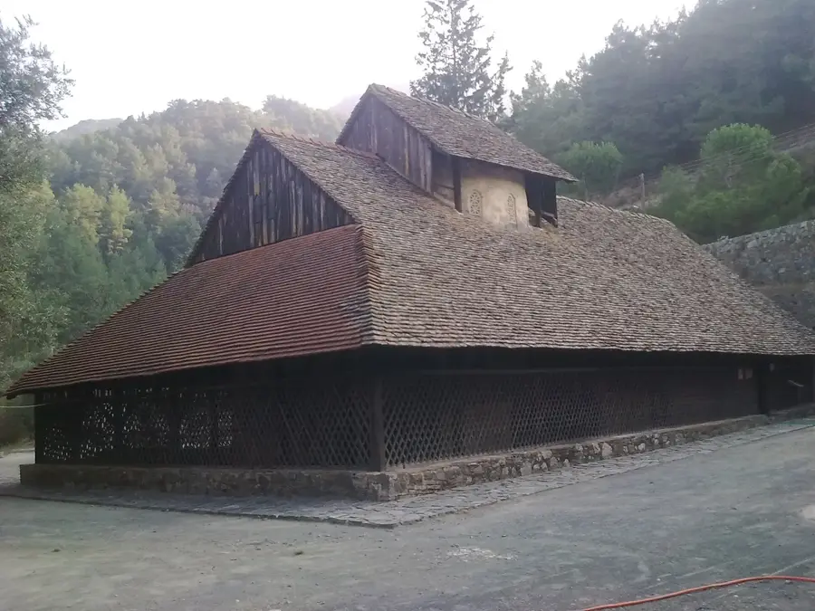Madari Peak — Xyliatos Forest Lake (Cyprus)