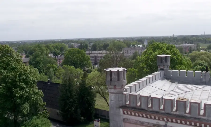 Auce Manor
