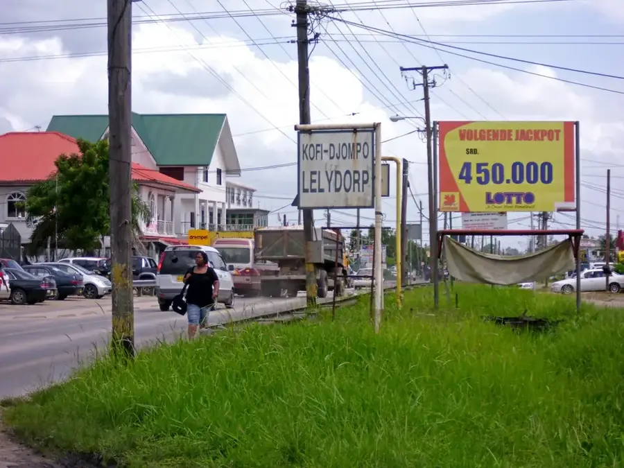 Lelydorp — Palmentuin (Suriname)