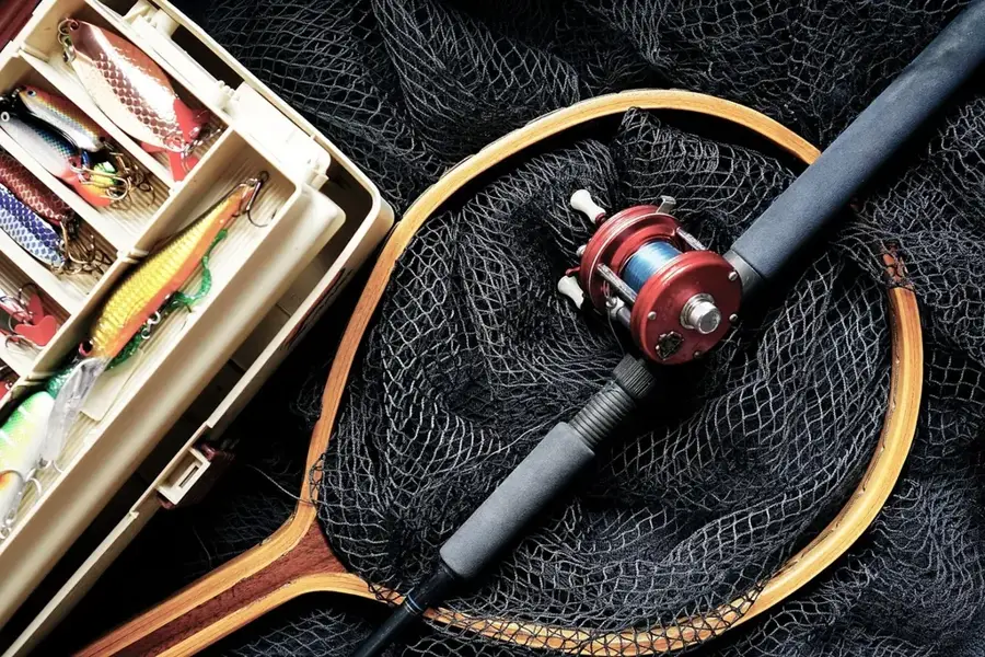 Les Anglais Fishing Industry