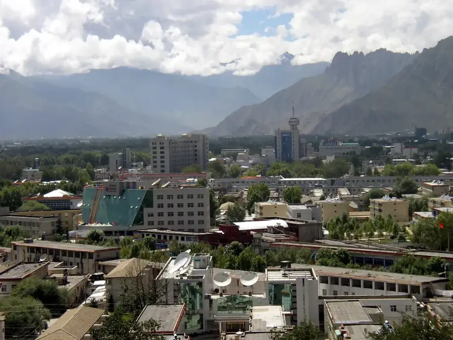 Lhasa — Lhuntse (Bhutan)