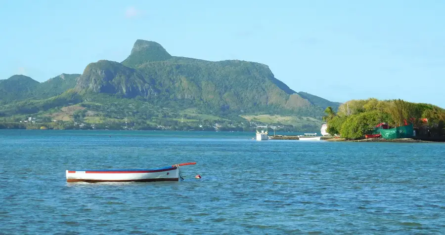 Lion Mountain — Industriegebiet Plaisance (Mauritius)
